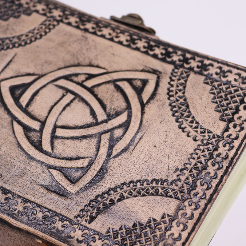 Agendă Esoterică - Triquetra