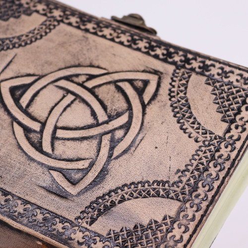 Agendă Esoterică - Triquetra